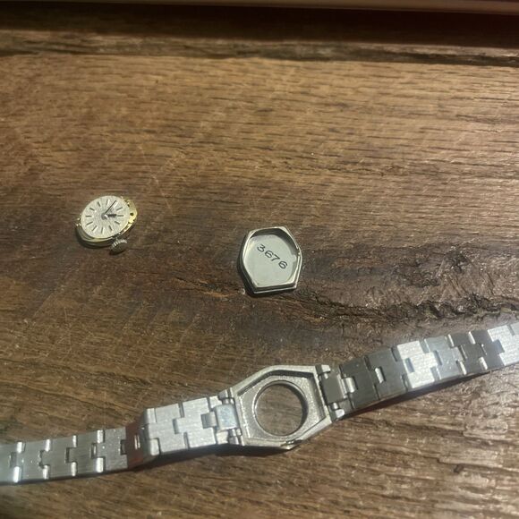 VINTAGE 1970s BULOVA GODDESS OF TIME WIND-UP WATCH BRACELET #3676 Works - Picture 4 of 11